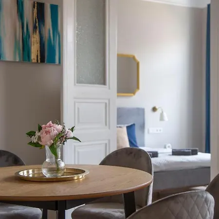 Apartment Luxury Elizabeth Next To The New York Cafe *